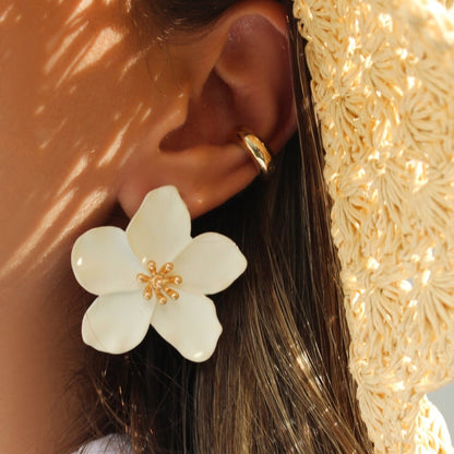 Brinco de Flor Jasmim Branco