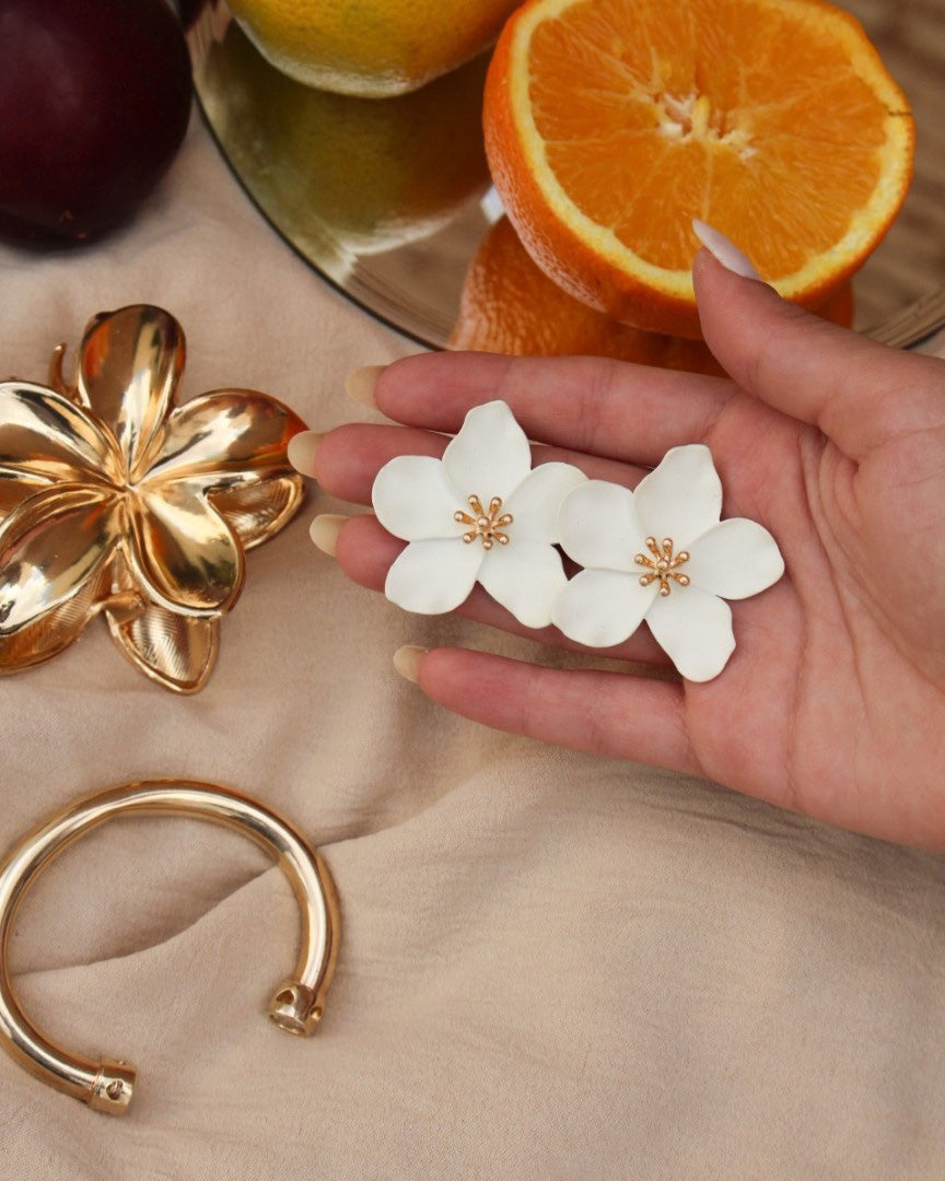 Brinco de Flor Jasmim Branco