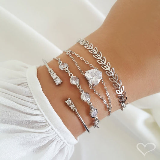 Pulseira Ajustável Folheada em Ródio Branco Coração Zircônias Cristal Breila
