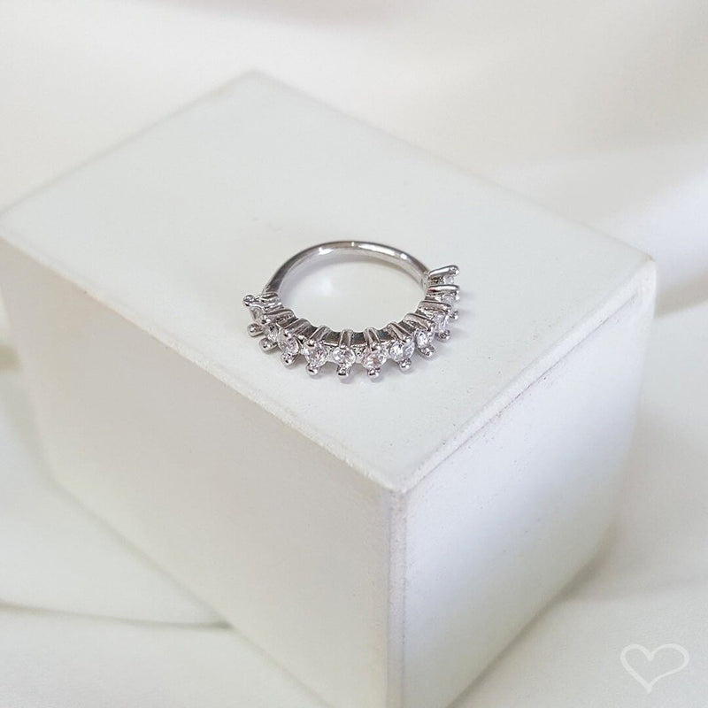 Piercing de Furo Piuka Argola P Leonora  Zircônia Prata