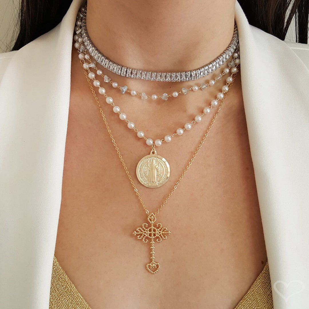 Choker Medalha São Bento Pérolas Folheado a Ouro 18k