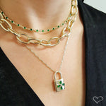 Colar Feminino Ariane Cadeado Flor Zircônia Esmeralda Folheado a Ouro 18k