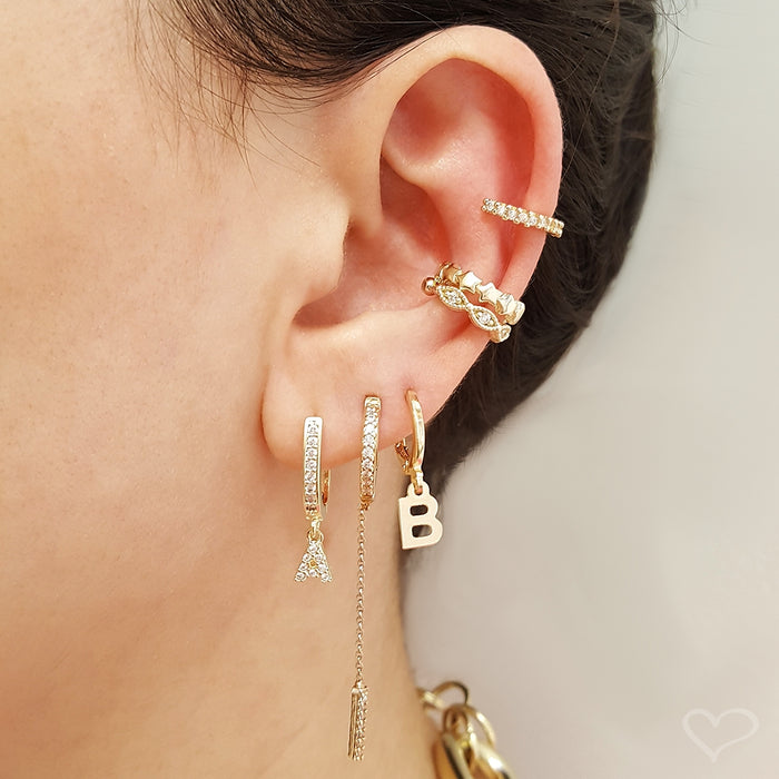 Brinco Argolinha de Letra Inicial Zircônia Folheada a Ouro 18k