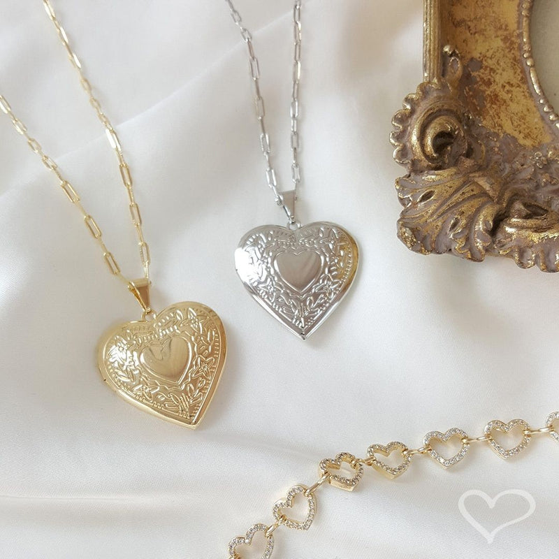 Colar Feminino Amore Relicário Coração Folheado em Ródio Branco