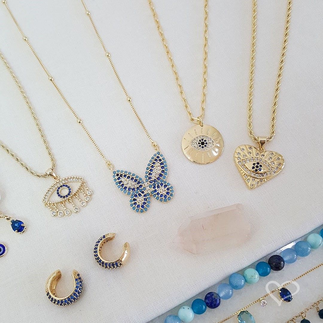 Colar Olho Grego Medalha Mykonos Zircônia Safira e Cristal Folheado a Ouro 18k