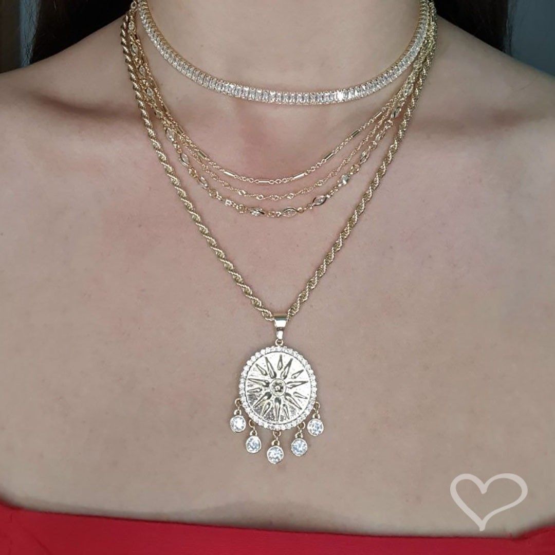 Colar Feminino Medalha Sol Seja Luz Zircônias Folheado a Ouro 18k