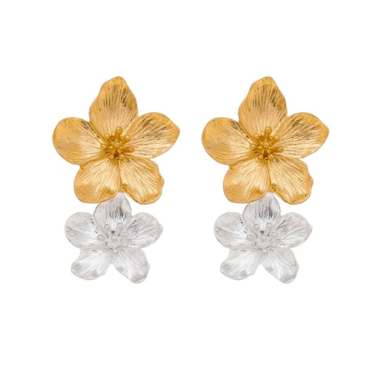Brinco Piuka Flor Amarílis Dourado e Prata