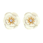 Brinco Piuka Flor Peônia Off White