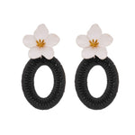 Brinco de Flor Verbena Branco e Preto