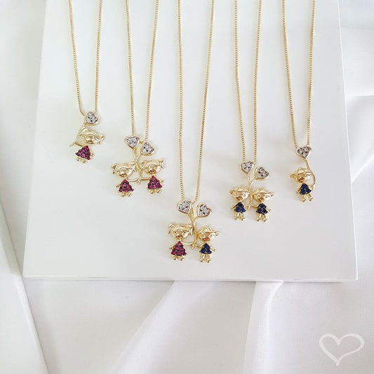 Colar Mãe de Meninas Coração Zircônias Pink Folheado a Ouro 18k