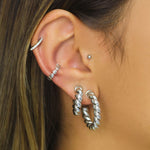 Brinco de Argola Tubo Torcido Camila P Folheado em Ródio Branco