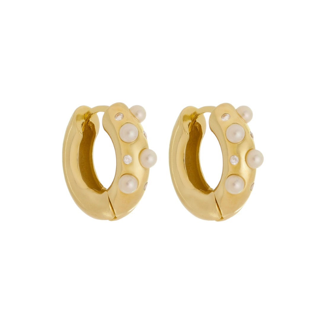 Brinco de Argola Nila Tubo Pérolas e Zircônias Folheado a Ouro 18k