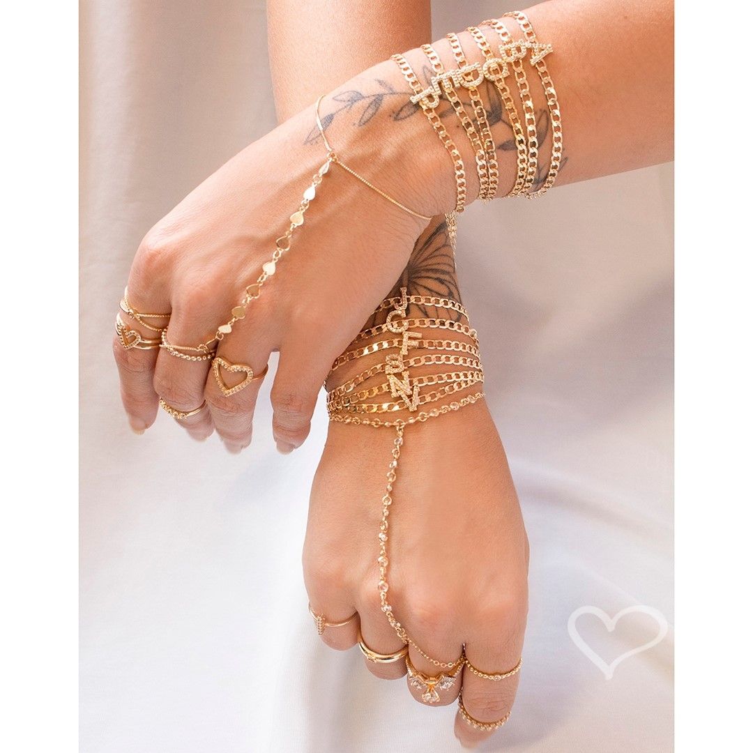 Pulseira Piuka Hana Letra Inicial Zircônias Folheada a Ouro 18k