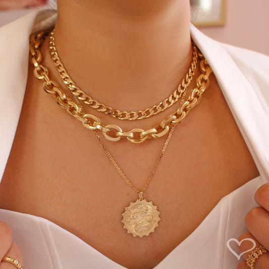 Colar de Signos Medalha Vintage Zircônias Folheado a Ouro 18k