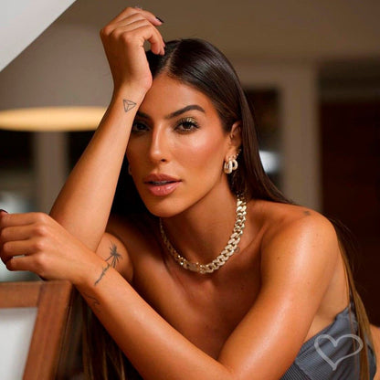 Brinco de Argola Cravejada Katy Zircônias Folheado a Ouro 18k