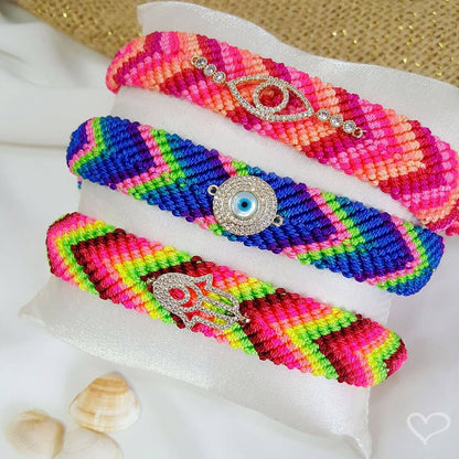 Pulseira Ajustável Olho Grego Macramê Tons de Azul Madrepérola Zircônias Danna