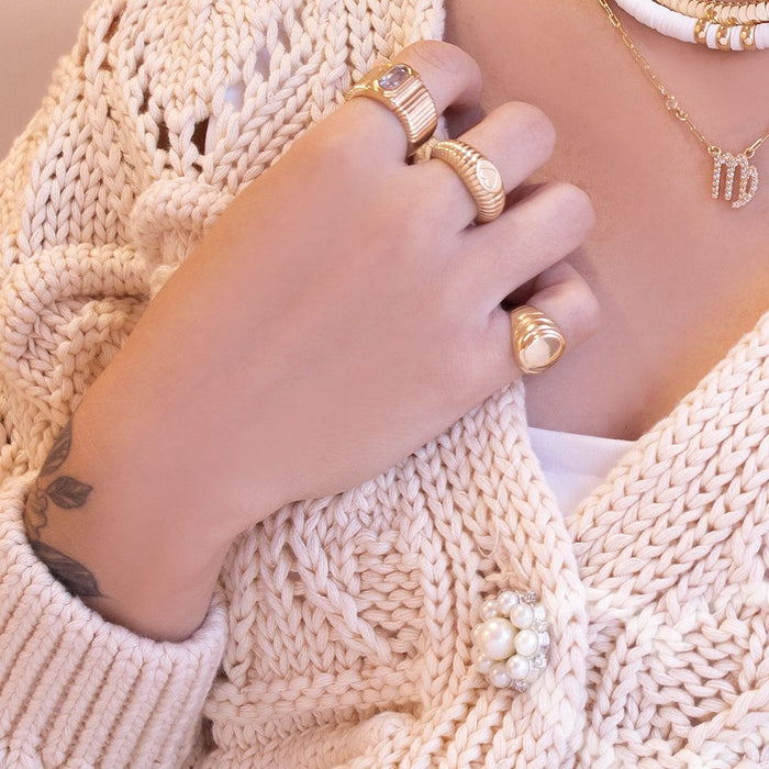 Anel de Dedinho Oval Folheado a Ouro 18k Zazá