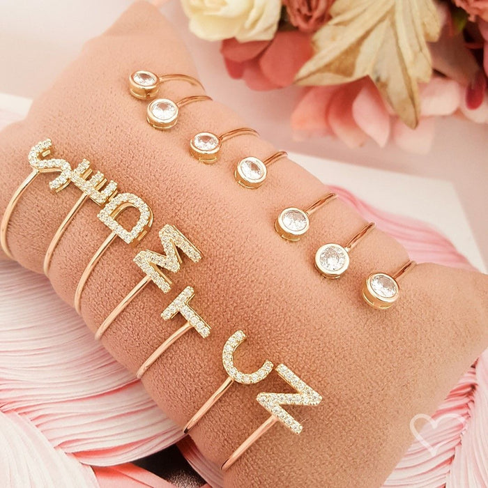 Bracelete Piuka Jade Letra Inicial Ponto de Luz Zircônias Folheado a Ouro 18k