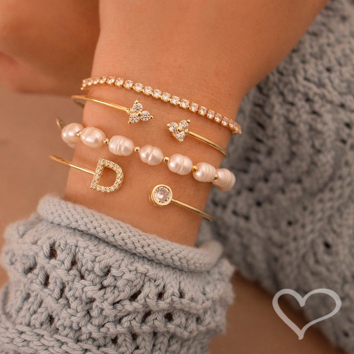 Bracelete Piuka Jade Letra Inicial Ponto de Luz Zircônias Folheado a Ouro 18k