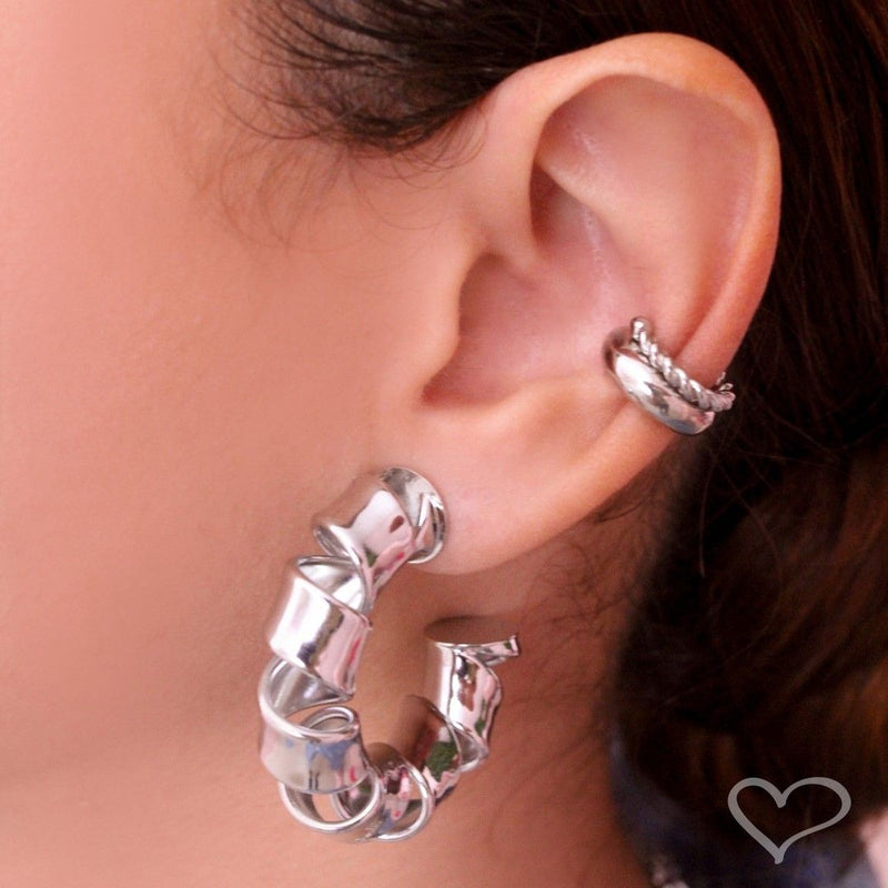 Brinco de Argola Torcida Carla Folheado em Ródio Branco