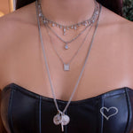 Colar Feminino Serena Amuletos Folheado em Ródio Branco