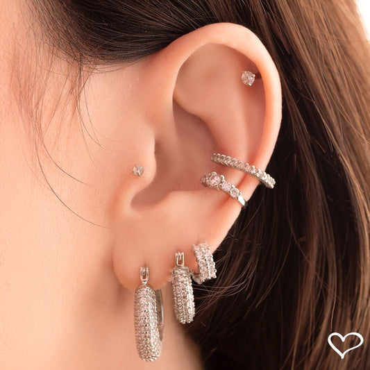 Brinco Argolinha Tamy Cravejada Zircônias Folheado em Ródio Branco