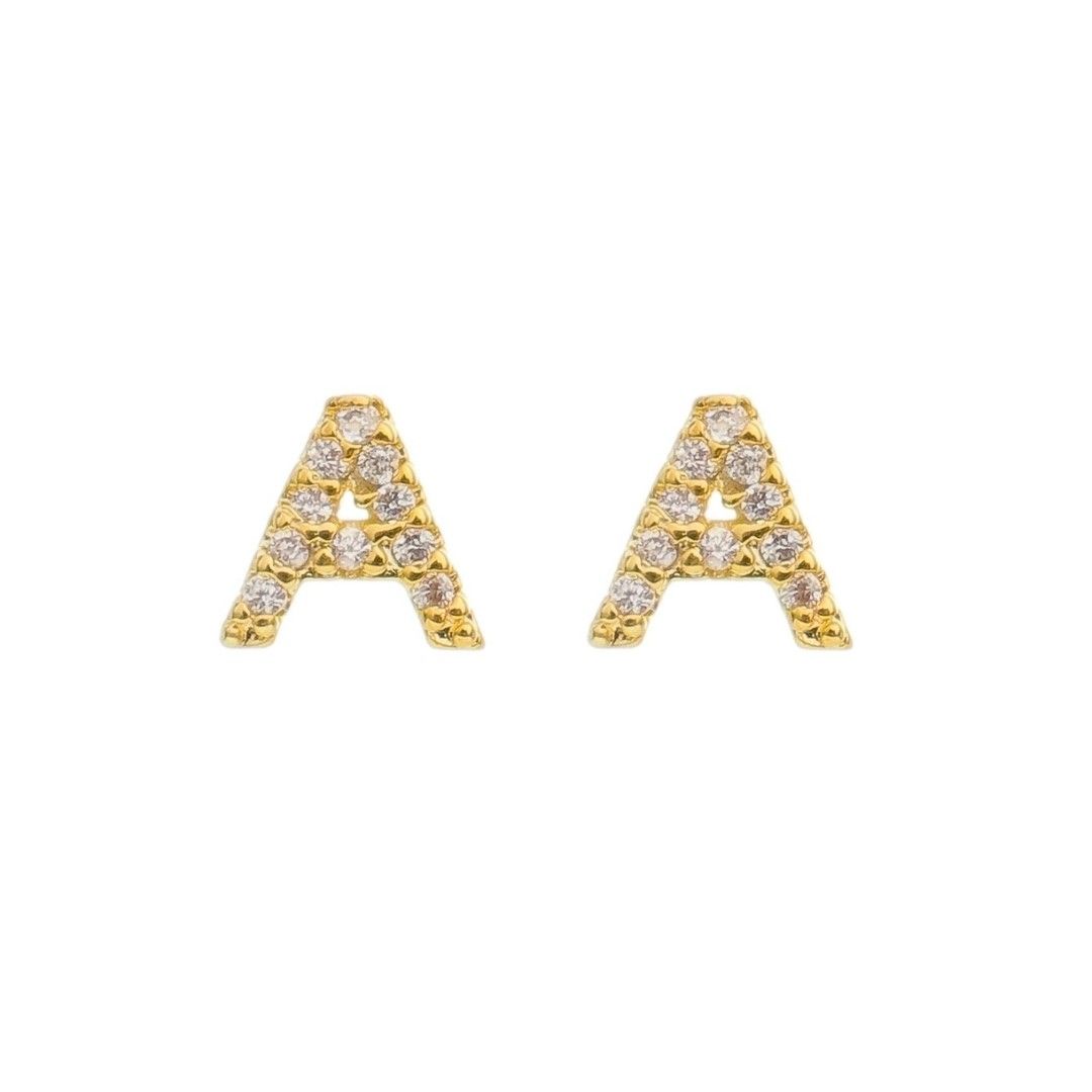 Brinco Mini Letra Inicial Zircônias Folheado a Ouro 18k