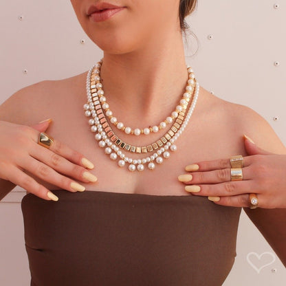 Colar de Pérolas Audrey Folheado a Ouro 18k