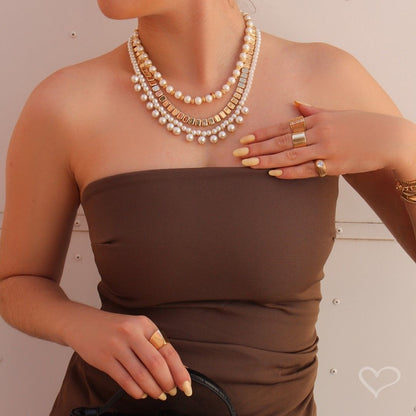 Colar de Pérolas Audrey Folheado a Ouro 18k