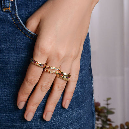 Anel Sara Zircônias Baguetes Coloridas Folheado a Ouro 18k