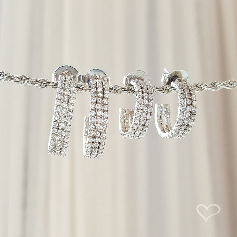 Brinco de Argola Kate M Zircônias Folheado em Ródio Branco