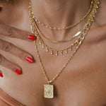 Colar Vintage Placa Mão de Hamsa Zircônias Folheado a Ouro 18k