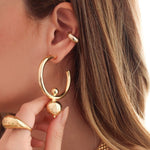 Brinco de Argola Tubo Bolas Mikaela Folheado a Ouro 18k