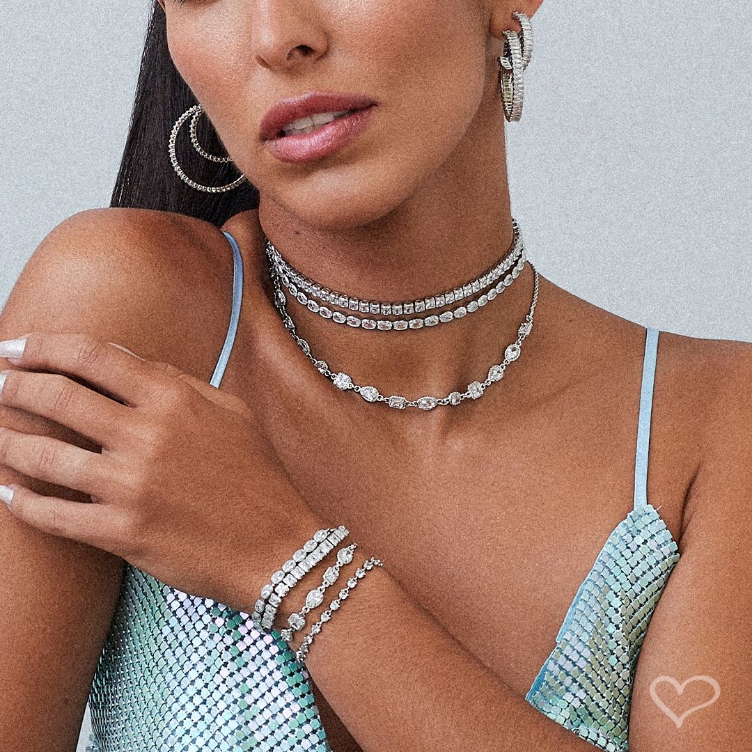 Brinco de Argola Debbi P Zircônias Baguete Folheado em Ródio Branco