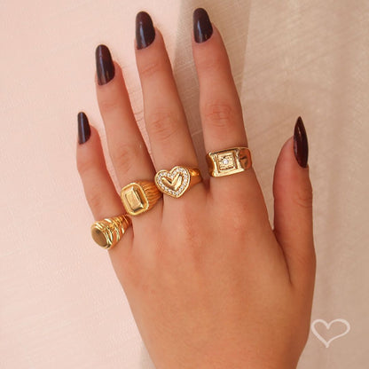 Anel de Dedinho Lara Coração Zircônias Folheado a Ouro 18k