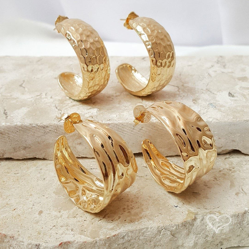 Brinco de Argola Texturizada Michelle Folheado a Ouro 18k