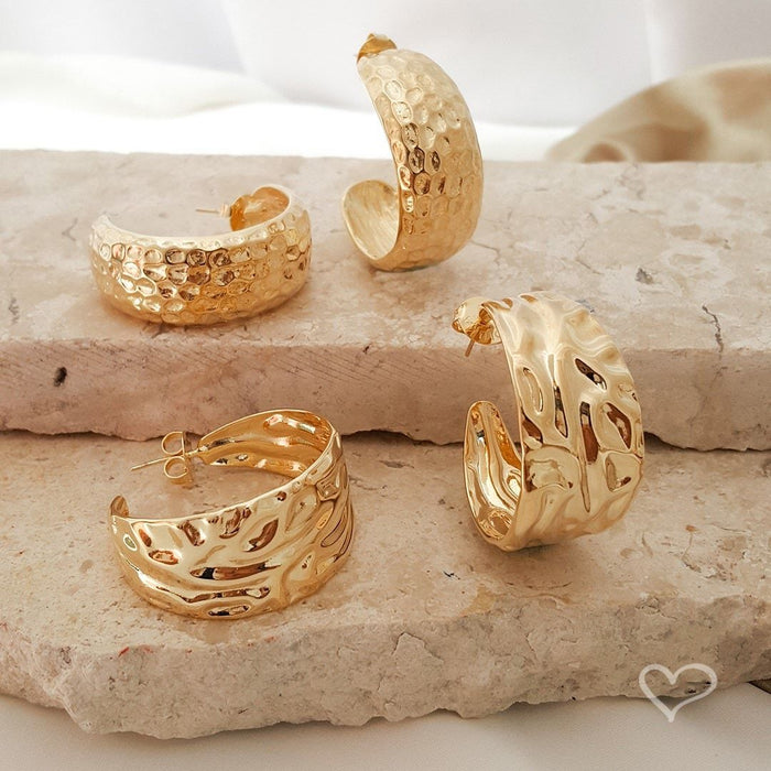 Brinco de Arogla Texturizada Frida Folheado a Ouro 18k