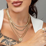 Colar Personalizado Inicial Medalha Vintage Folheado a Ouro 18k