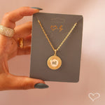 Colar Personalizado Inicial Medalha Vintage Folheado a Ouro 18k