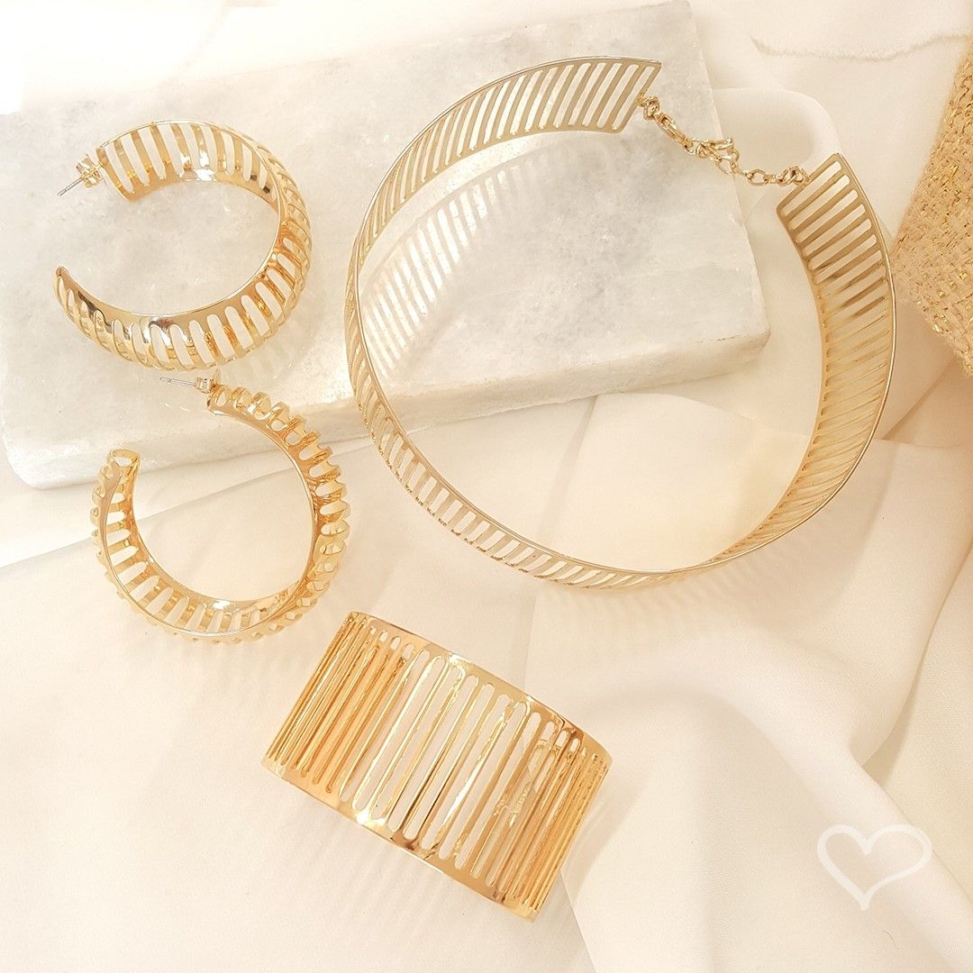 Choker Metal Filetado Marta Folheada a Ouro 18k