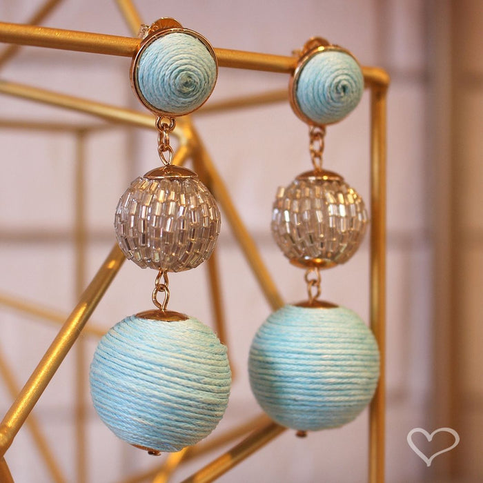 Brinco Bolas Fio Azul Claro Maria Rita