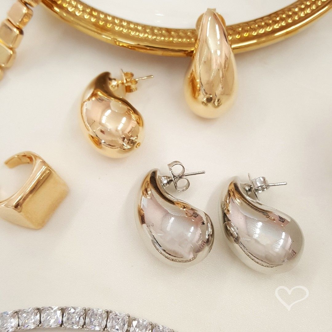 Brinco Hailey Gota Pequena Folheado a Ouro 18k Piuka