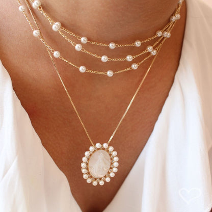 Colar Medalha Madrepérola Nossa Senhora Aparecida Folheado a Ouro 18k