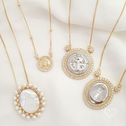 Colar Medalha Madrepérola Nossa Senhora Aparecida Folheado a Ouro 18k