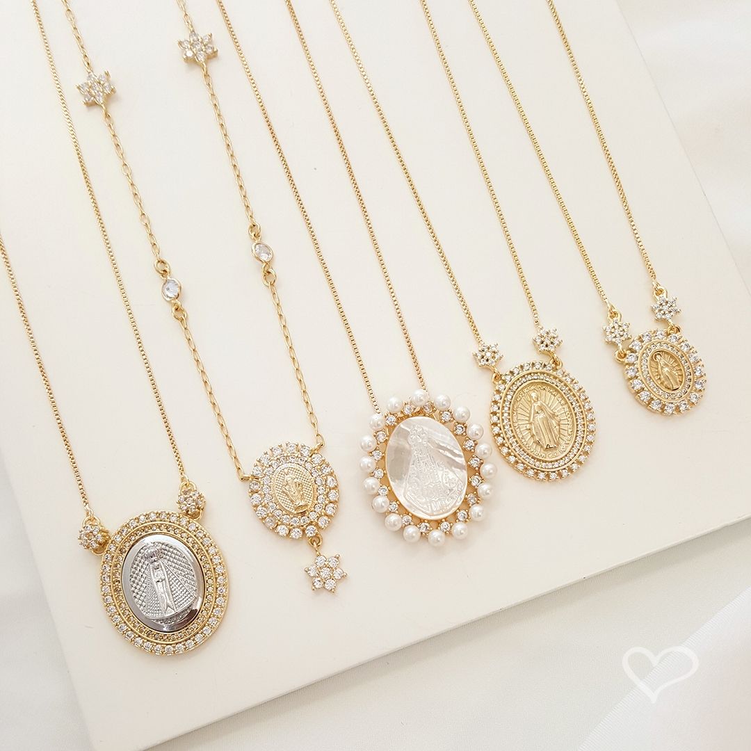 Colar Medalha Madrepérola Nossa Senhora Aparecida Folheado a Ouro 18k