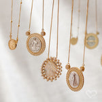 Colar Medalha Nossa Senhora Aparecida Zircônias Folheado a Ouro 18k