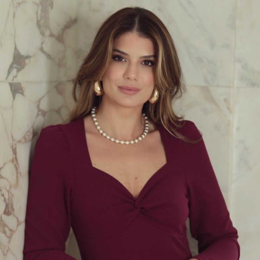 Colar de Pérolas Leonor Tubos Metal Folheado a Ouro 18k