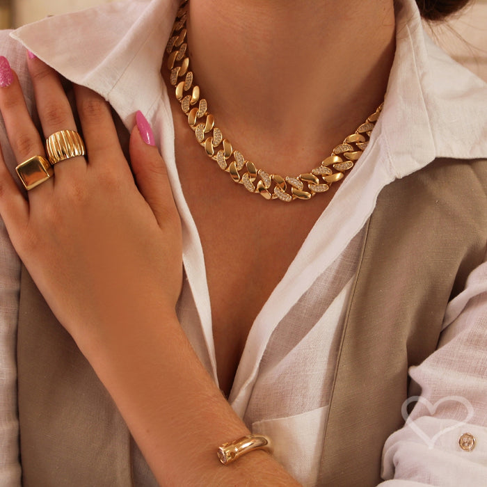 Colar Curto Alexia Elos Cravejados Zircônias Folheado a Ouro 18k