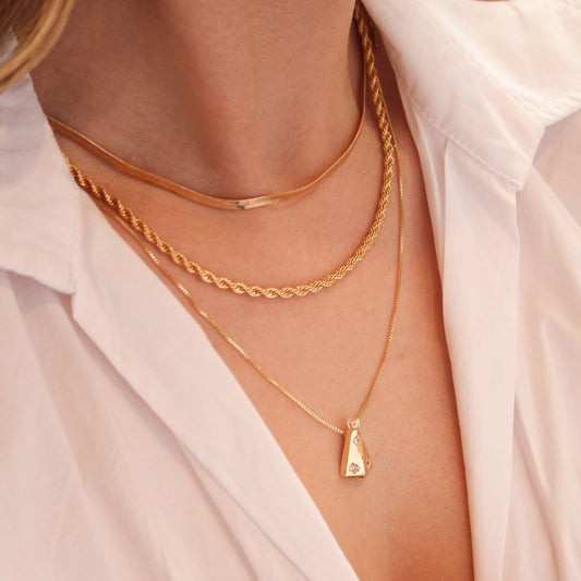 Colar Nossa Senhora Aparecida Zircônias Folheado a Ouro 18k