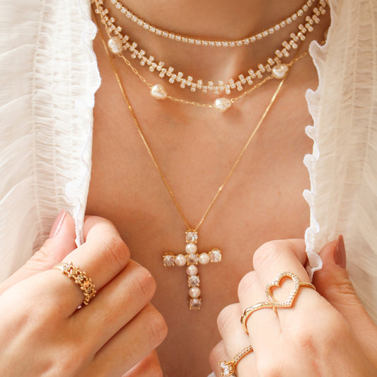 Colar Cruz Pérolas Zircônias Folheado a Ouro 18k